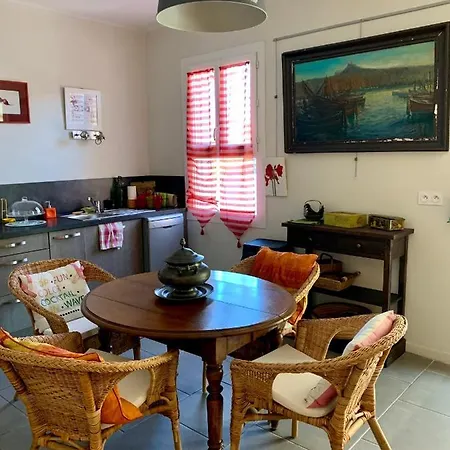 فندق مبيت وإفطار - D'hotes Le Foch 2*
